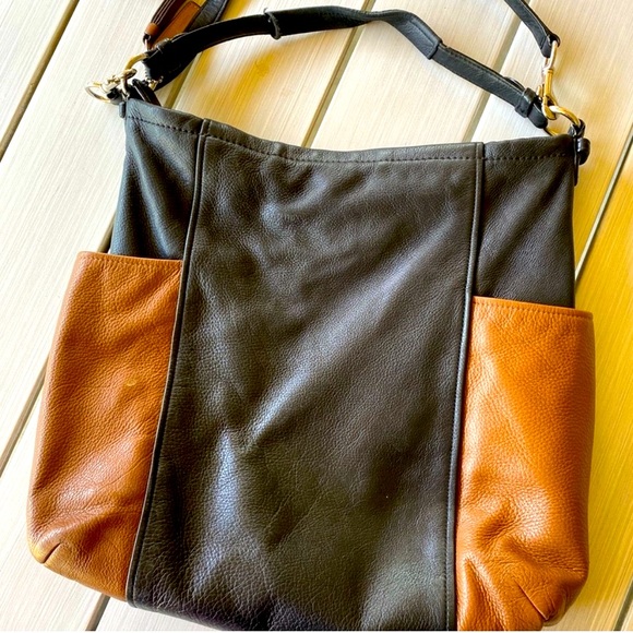 Coach Genuine Leather Shoulder Bag Purse two toned Black/Brown FAIR condition - Picture 2 of 12